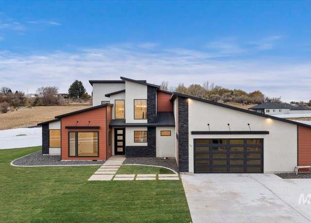 Property at 101 Stella Cir, Hagerman, ID 83332, 3 beds, 2.5 baths