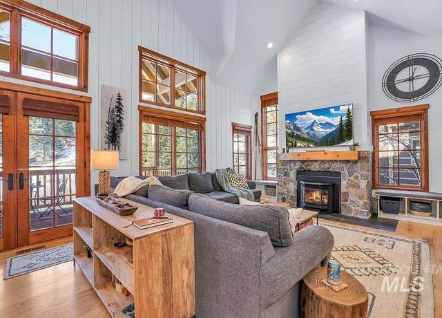 Property at 61 Golden Bar Ct, Donnelly, ID 83615, 3 beds, 3 baths