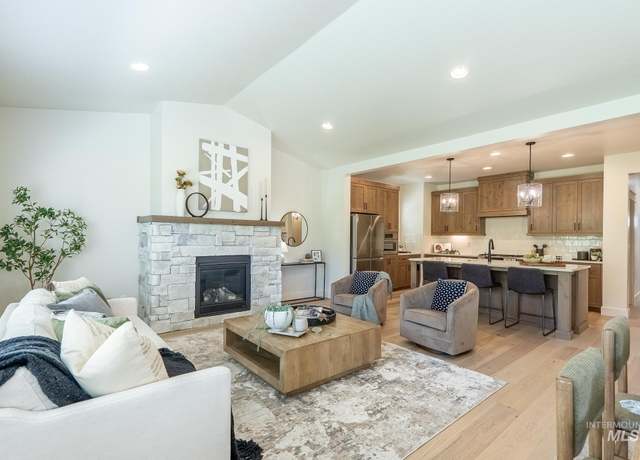 Property at 1377 W Eiger Dr, Nampa, ID 83686, 3 beds, 2.5 baths