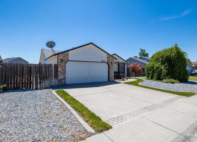 Property at 1845 Targhee St, Mountain Home, ID 83647, 4 beds, 2 baths