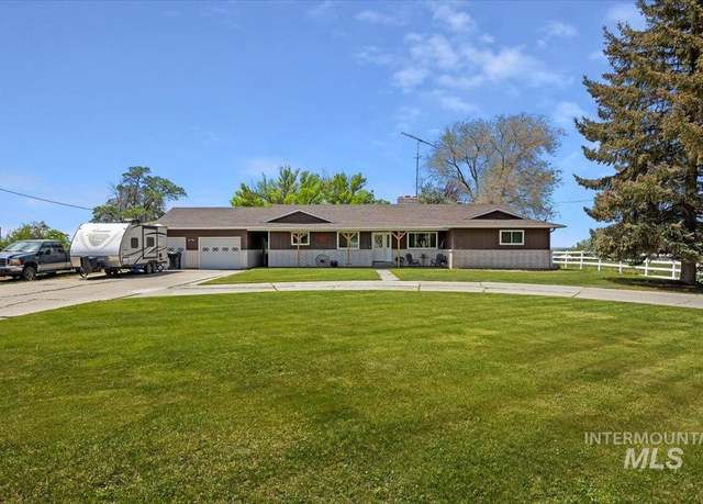 Property at 209 Fruitland Ave N, Buhl, ID 83316, 4 beds, 3 baths