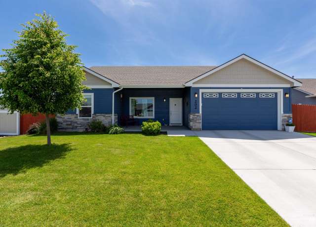 Property at 202 E Leon St, New Plymouth, ID 83655-5543, 3 beds, 2 baths
