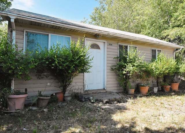 Property at 204 E Idaho St, Paul, ID 83347, 2 beds, 1 bath