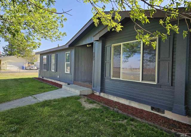 Property at 895 Robbins Ave, Twin Falls, ID 83301, 3 beds, 2 baths