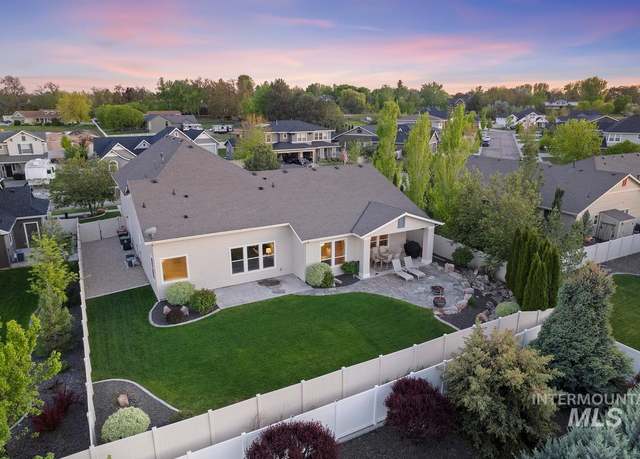 Property at 938 W Bear Track Ct, Meridian, ID 83642, 3 beds, 3.5 baths