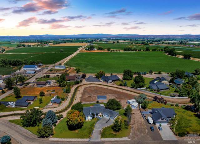 Property at 2022 Zach Blvd, Fruitland, ID 83619, 3 beds, 2 baths
