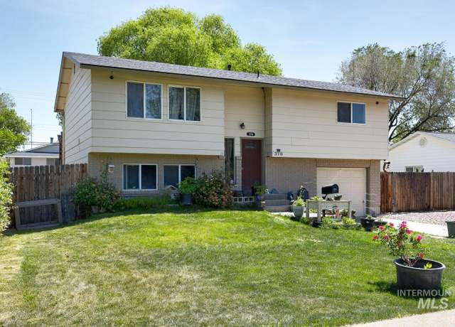 Property at 370 S 10th E, Mountain Home, ID 83647-3212, 4 beds, 2 baths