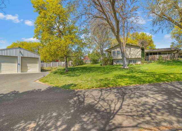 Property at 1837 Allmon Dr, Lewiston, ID 83501, 3 beds, 2.5 baths