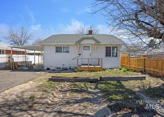 Property at 160 Ash St, Twin Falls, ID 83301-0000, 4 beds, 1.5 baths