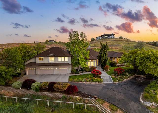 Property at 1380 W Quarter Dr, Eagle, ID 83616, 4 beds, 2.5 baths