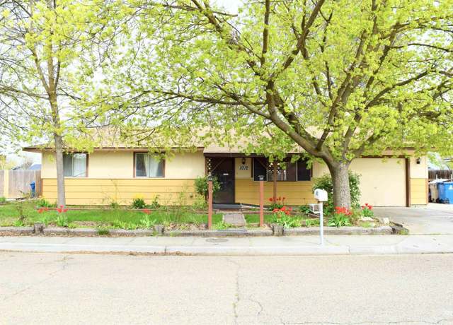 Property at 1012 N Plateau Ave, Caldwell, ID 83605-2344, 3 beds, 1 bath