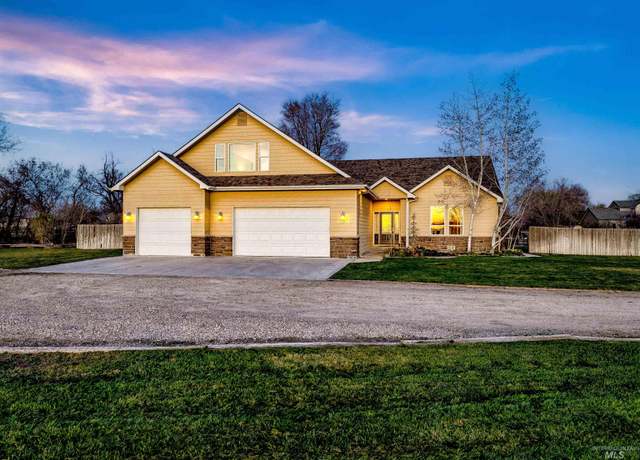 Property at 18786 N Franklin Blvd, Nampa, ID 83687, 4 beds, 3 baths