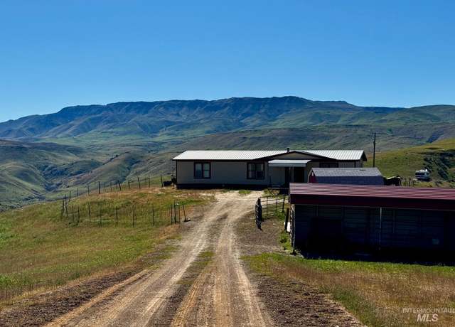 Property at 12000 Liberty Rd, Sweet, ID 83670, 3 beds, 2 baths