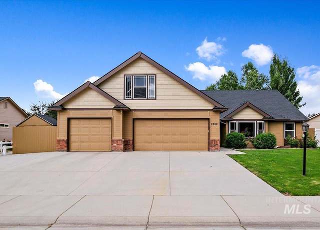 Property at 2900 N High Desert Way, Meridian, ID 83646, 4 beds, 3 baths