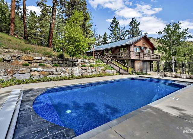 Property at 10 Daggett Rim, Boise, ID 83716, 4 beds, 2 baths