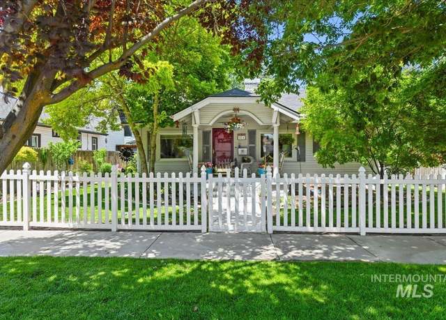 Property at 414 S 18th Ave, Caldwell, ID 83605, 2 beds, 2 baths