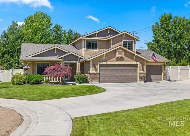 Property at 18979 Lone Pine Ave, Nampa, ID 83687, 3 beds, 2.5 baths