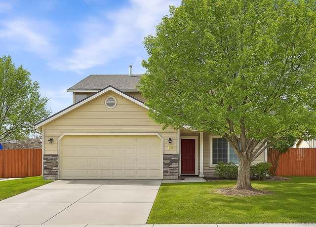 Property at 805 W Piersol St, Nampa, ID 83686, 4 beds, 2.5 baths