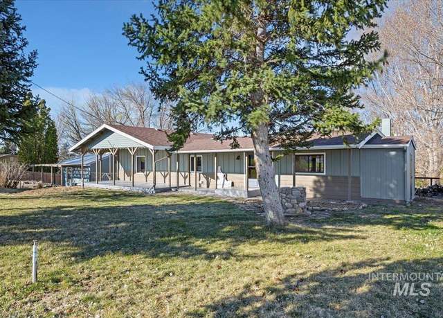Property at 2861 S 1050 E, Hagerman, ID 83332, 4 beds, 2 baths