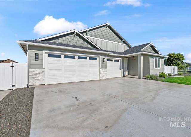 Property at 815 Spy Glass St, Payette, ID 83661, 5 beds, 3 baths