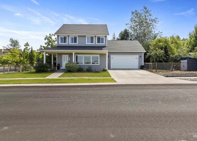 Property at 2381 E 6th St, Moscow, ID 83843, 4 beds, 2 baths