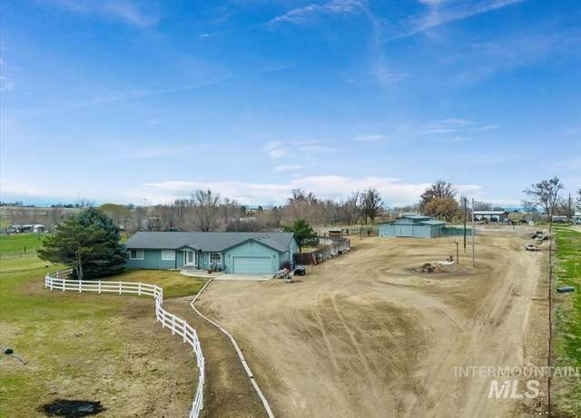 Property at 28405 Farmway Rd, Caldwell, ID 83607, 4 beds, 2.5 baths