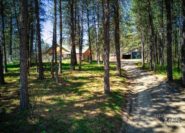 Property at 15 Packer Ct, Garden Valley, ID 83622, 5 beds, 2 baths