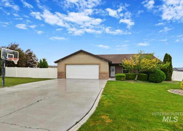 Property at 2468 E 3805 N, Filer, ID 83328, 4 beds, 2 baths