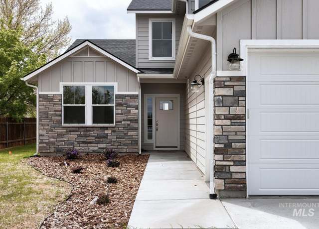 Property at 1101 W Blaine Ave, Nampa, ID 83651, 5 beds, 2 baths