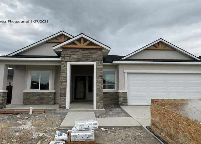 Property at 1277 W Eiger Dr, Nampa, ID 83686, 3 beds, 2 baths