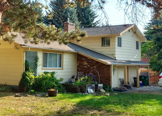 Property at 1824 E D St, Moscow, ID 83843, 3 beds, 2 baths