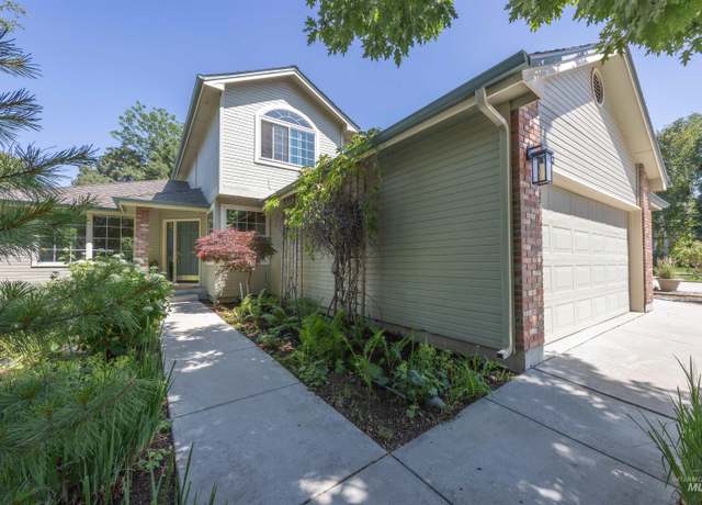 Property at 3362 E Dowling Mill Ct, Boise, ID 83706, 3 beds, 2.5 baths