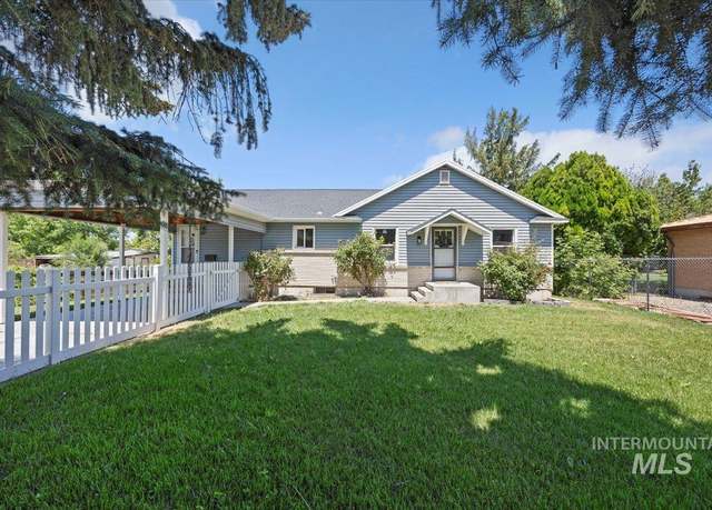 Property at 426 Dubois Ave, Twin Falls, ID 83301, 4 beds, 2 baths