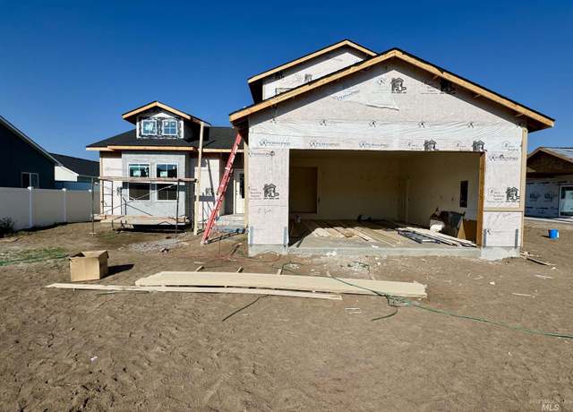 Property at 1315 J St, Rupert, ID 83350, 4 beds, 2 baths