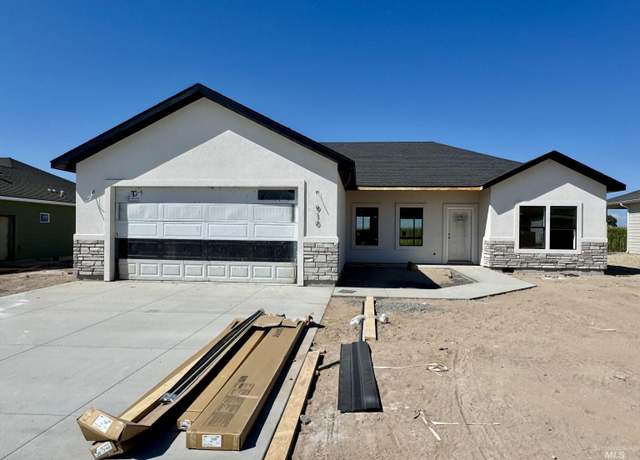 Property at 910 23rd Ave E, Jerome, ID 83338, 3 beds, 2 baths