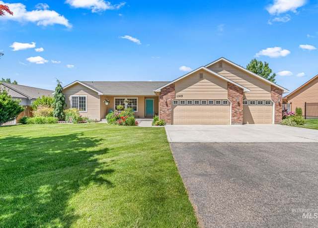 Property at 1305 N Autumn Wind Dr, Nampa, ID 83687, 3 beds, 2 baths