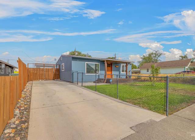 Property at 417 6th St, Clarkston, WA 99403, 2 beds, 1 bath