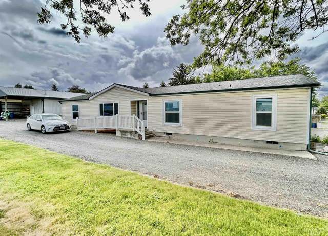 Property at 1026 Cedar Ave, Lewiston, ID 83501, 3 beds, 2 baths