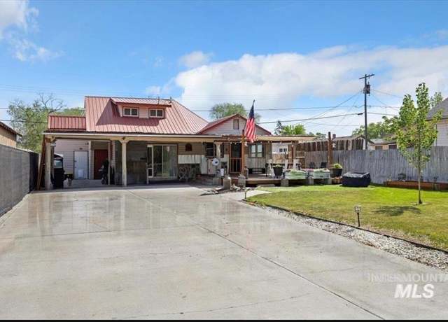 Property at 320 14th Ave N, Buhl, ID 83316, 3 beds, 1.5 baths