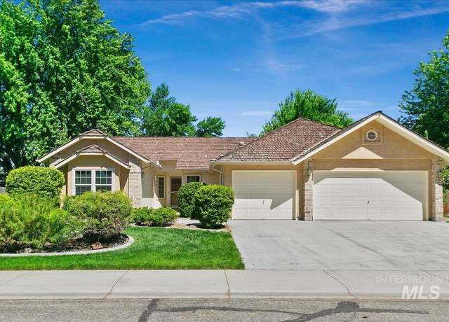 Property at 900 N Player Ave, Eagle, ID 83616, 3 beds, 2 baths