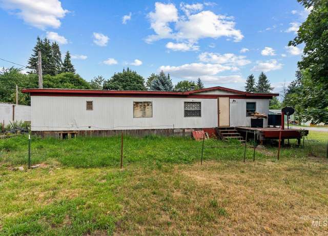 Property at 105 E 1st Ave, Clark Fork, ID 83811, 2 beds, 1 bath