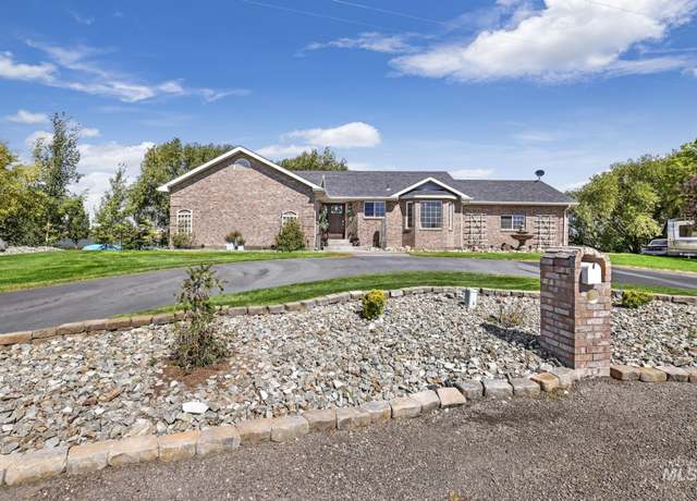 Property at 450 W Star Dr, Burley, ID 83318-0000, 4 beds, 3 baths