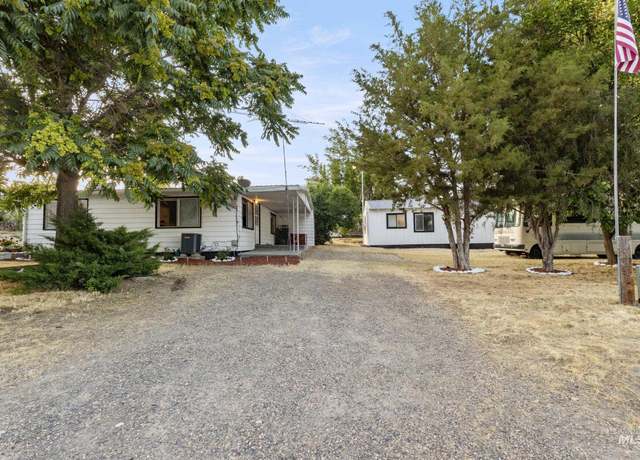 Property at 405 Main St, Adrian, OR 97901, 3 beds, 2.5 baths