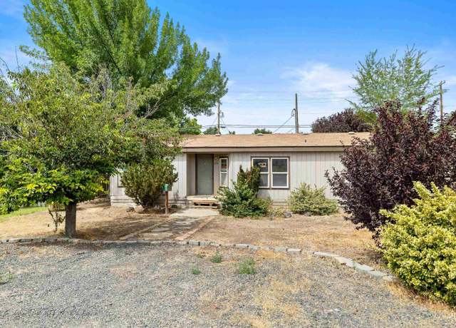 Property at 218 E Ave G, Jerome, ID 83338, 3 beds, 2 baths