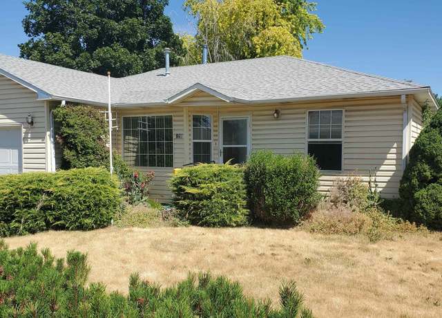 Property at 961 Sparks St N, Twin Falls, ID 83301, 3 beds, 2 baths