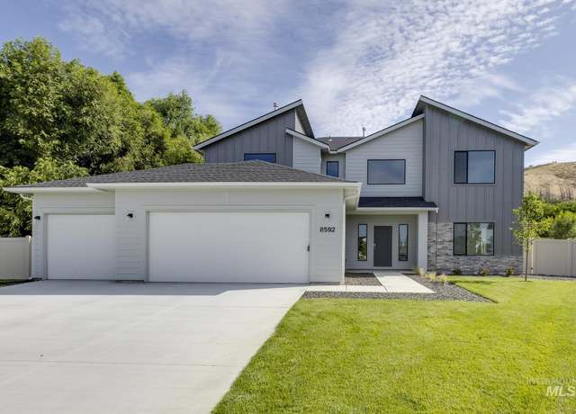 Property at 8592 N Ferris Ave, Boise, ID 83714, 4 beds, 3 baths