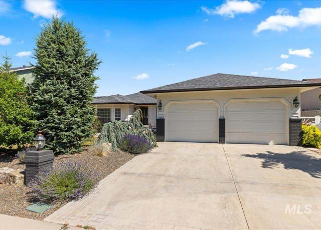 Property at 1902 E Birchwood Dr, Eagle, ID 83616, 3 beds, 2 baths