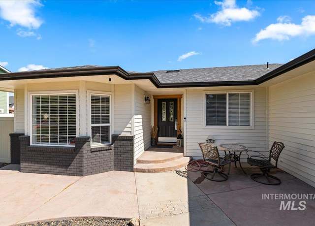 Property at 1902 E Birchwood Dr, Eagle, ID 83616, 3 beds, 2 baths