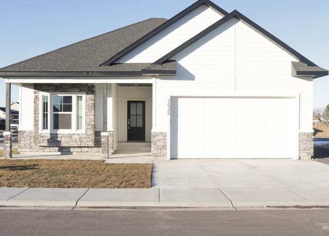 Property at 1020 13th St, Rupert, ID 83350, 3 beds, 2 baths