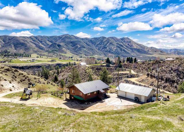 Property at 103 Blue Jay Creek Rd, Boise, ID 83716, 5 beds, 2 baths